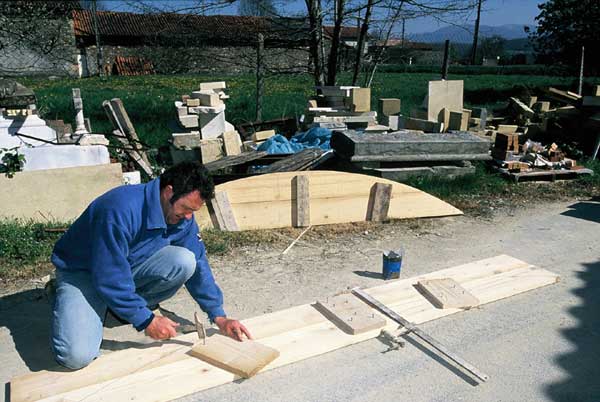 L'arc en plein cintre : technique de construction grâce au cintre de bois